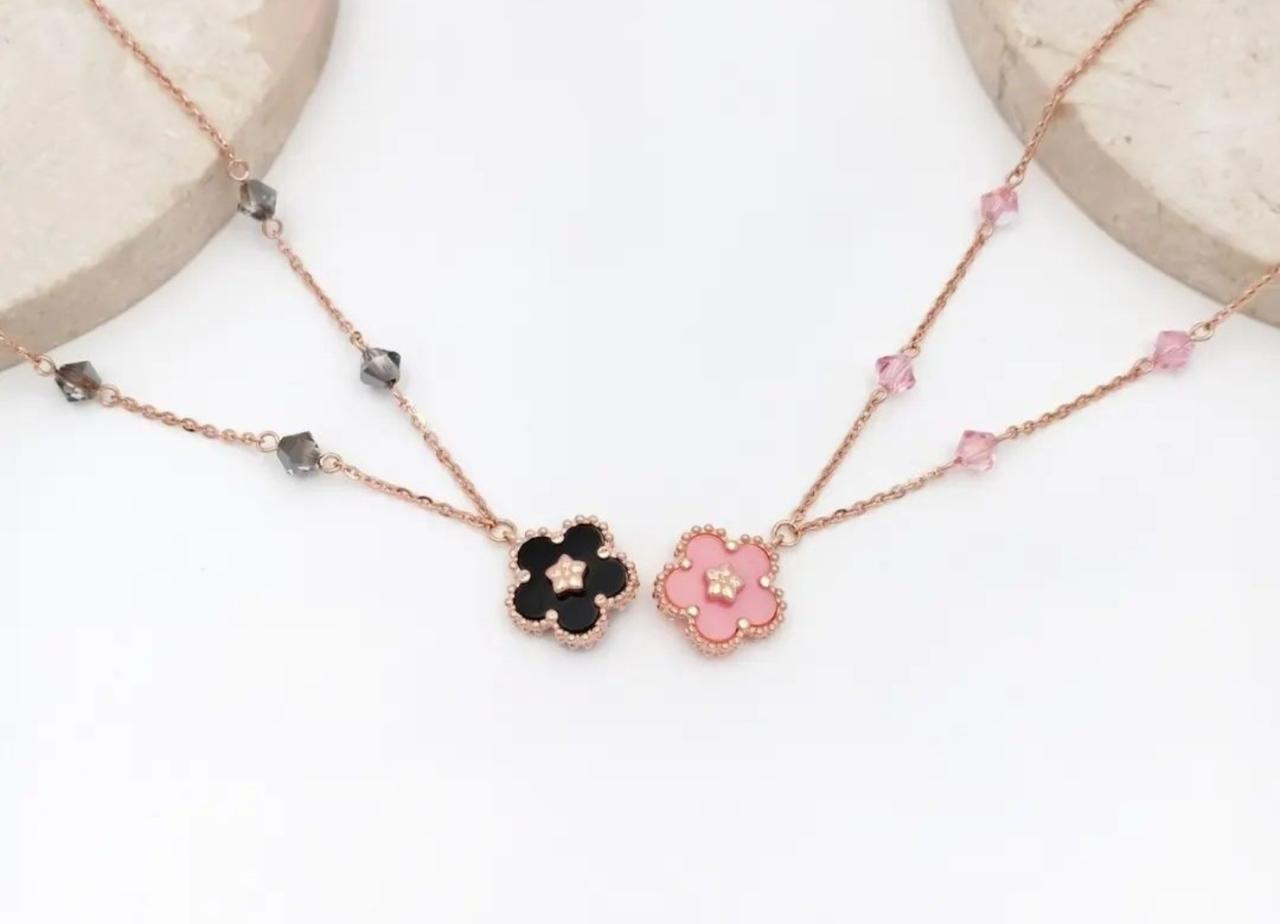 3 Cara Stylish Kenakan Kalung Emas untuk Daily Wear - Semar Nusantara 3 Cara Stylish Kenakan Kalung Emas untuk Daily Wear - Semar Nusantara