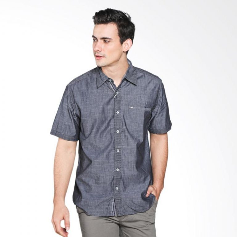 15 Merk Kemeja Pria Branded dan Terbaik untuk Tampil Berkelas