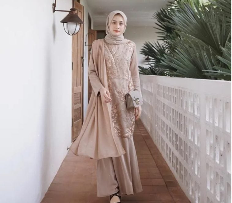26 Rekomendasi Model Baju Pesta Simpel Elegan, Bisa Jadi Inspirasi!