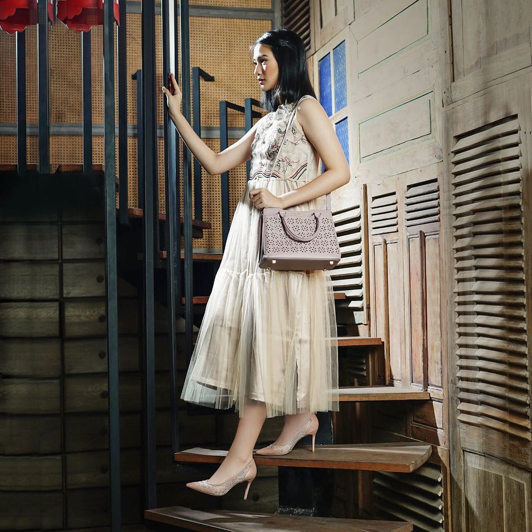 8 Inspirasi Outfit Pesta Wanita, Tampil Percaya diri dan Elegan ...