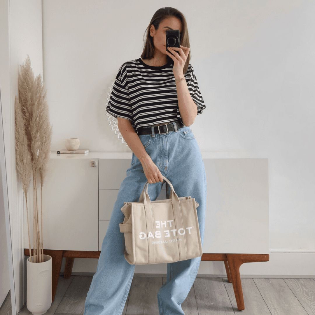 6 Minimalist Outfits That Show How Blue Jeans Are Meant To Be Worn ... 6 Minimalist Outfits That Show How Blue Jeans Are Meant To Be Worn ...