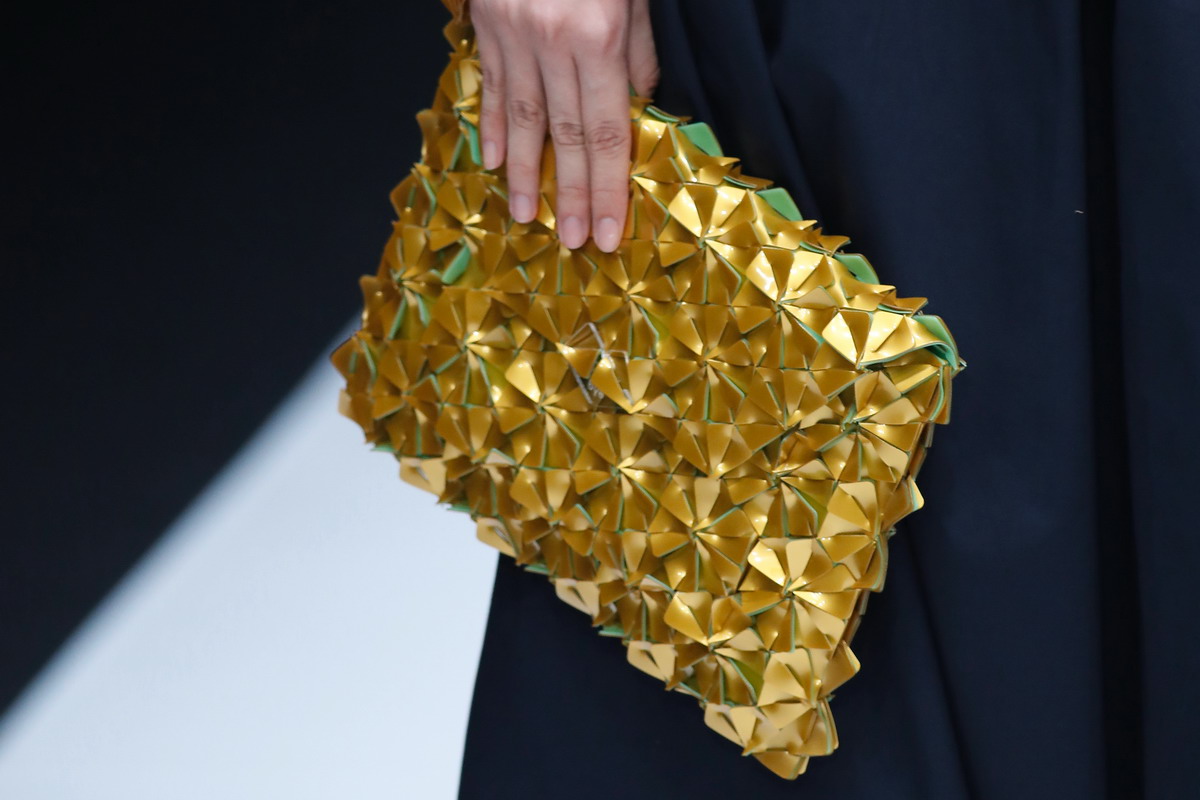 Wajib Punya! 3 Aksesori Fashion yang Buat Gaya Sederhana Kamu Jadi ... Wajib Punya! 3 Aksesori Fashion yang Buat Gaya Sederhana Kamu Jadi ...