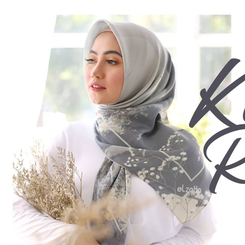5 Cara Pakai Hijab Segi Empat, Cocok untuk ke Kantor – Elzatta Hijab ...