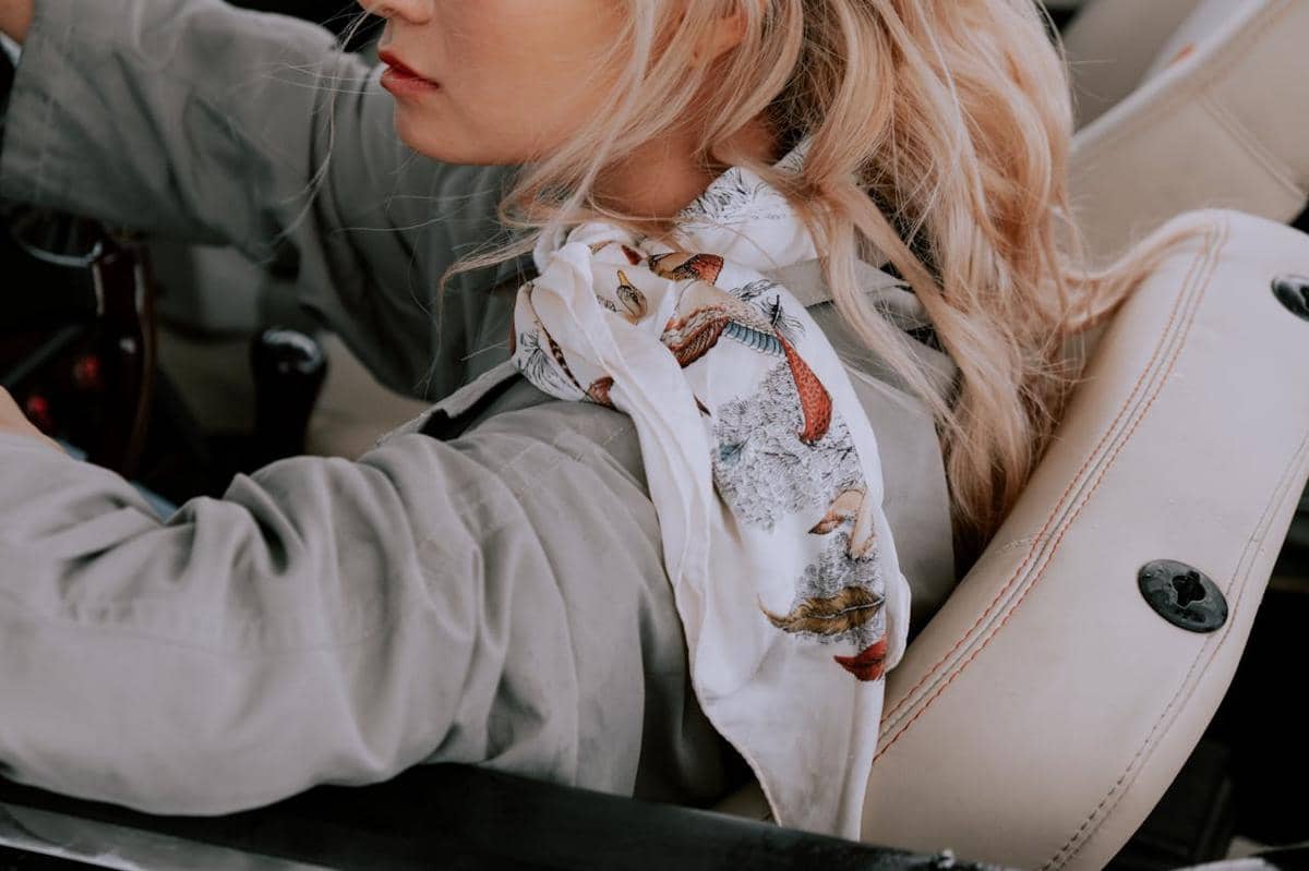 3 Panduan Memilih Scarf yang Tepat untuk Gaya Stylish | IDN Times 3 Panduan Memilih Scarf yang Tepat untuk Gaya Stylish | IDN Times