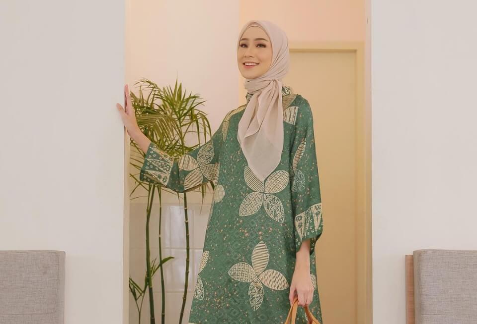 Model Baju Batik Kekinian 7 Tren Baju Batik Wanita Modern Terbaru Yang