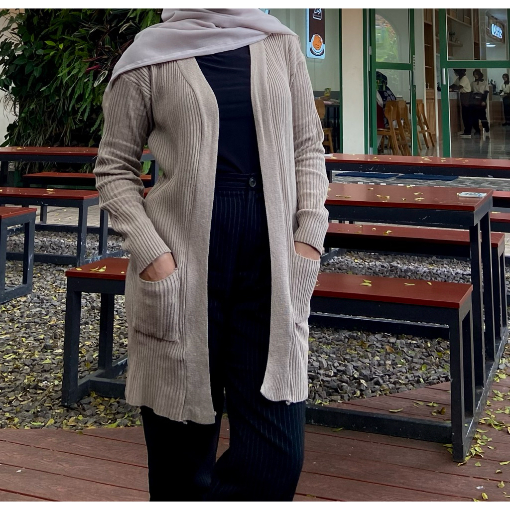 Cardigan wanita